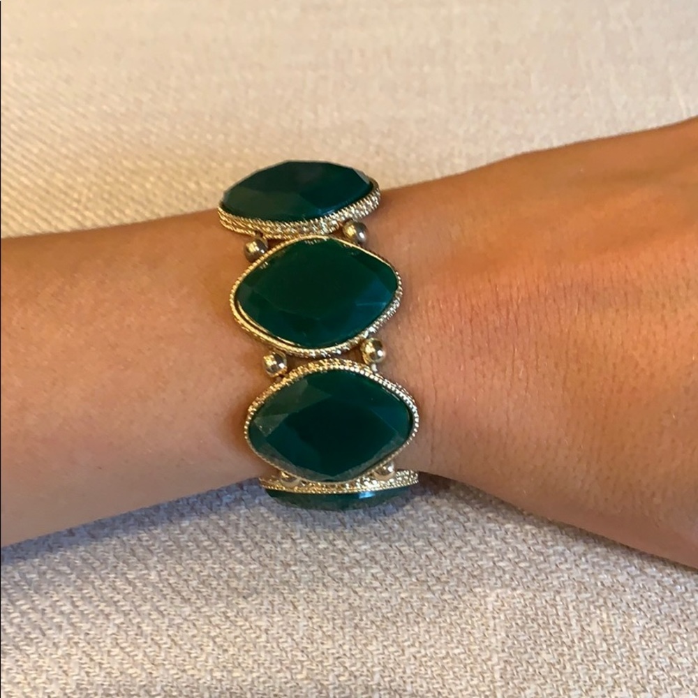 Stretchy green and gold bracelet